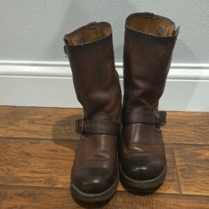 Frye Veronica Short